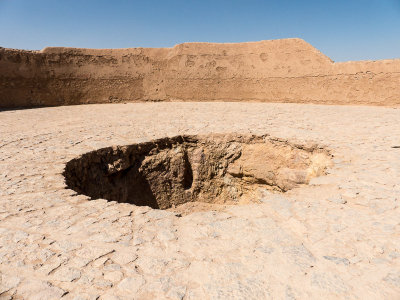 Tower of Silence Yazd-14.jpg