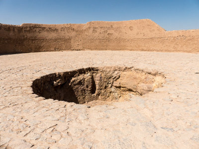 Tower of Silence Yazd-14.jpg