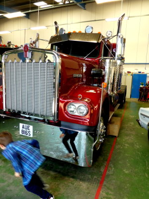 KENWORTH (AUE 816S) @ Statfold Barn, Tamworth