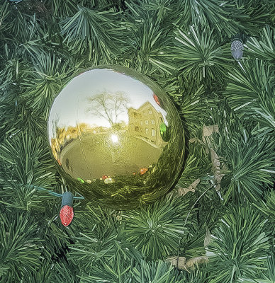 Christmas image 3  (Courthouse reflection).