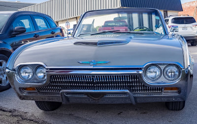 1963 T-Bird front view