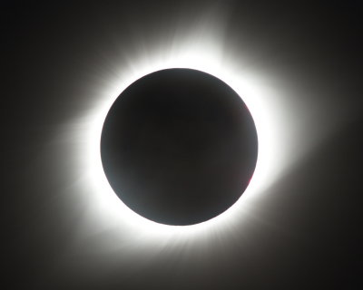Corona as seen by camera (1/15s, ISO 200, f8)