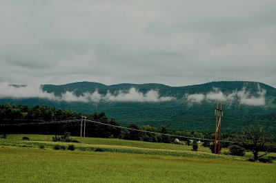 MIDDLEBURY 2011-8-16 clouds are like a mt rr.JPG