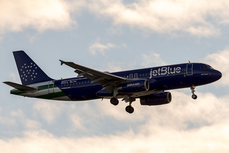 3/7/2018  JetBlue Airways Airbus A320-232 New York City Police Department Blue Finest  N531JL
