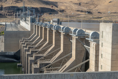 Snake River Lower Monumental Lock - Hydroelectric dam