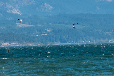 Kite boarding on the Columbia at Hood River