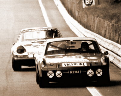1971 24 Hours Le Mans Photo - 914-6 GT No 19 and a 911-0001 - Photo 2