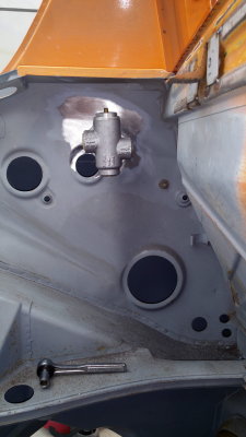 914-6 GT Oil Thermostat Mounting Bracket Install (20170703) Photo 59