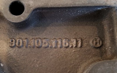 906 Magnesium Valve Covers, Lowers - pn 901.105.116.11 - Photo 12
