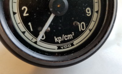908 / 917K / 917-30 VDO Oil Pressure Gauge - Photo 8