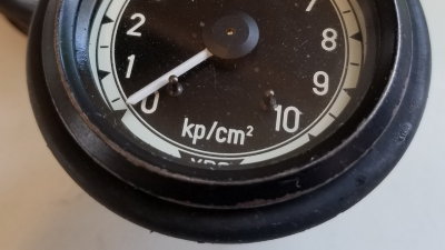 908 / 917K / 917-30 VDO Oil Pressure Gauge - Photo 10