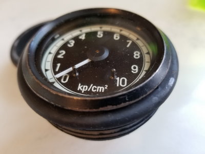 908 / 917K / 917-30 VDO Oil Pressure Gauge - Photo 4