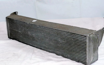 917 BEHR Front Oil Cooler, OEM - Photo 1