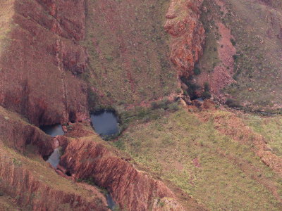 0800: Rock pools and flowing water