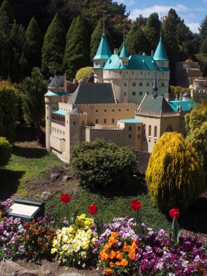 2514: Chateau of Bojnice, Slovakia (1/50 scale)