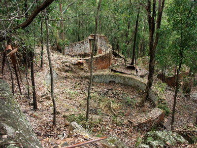 Unidentified ruins near the Paraffin Sheds