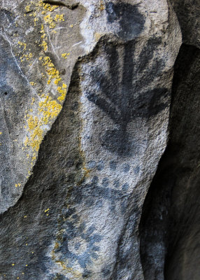 Indian petroglyphs in Symbol Bridge Cave in Lava Beds National Monument