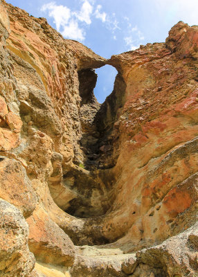 Natural arch in the Clarno Unit of John Day Fossil Beds National Monument