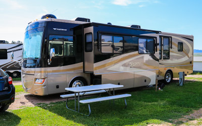 Drivers side of the 2008 Fleetwood Discovery