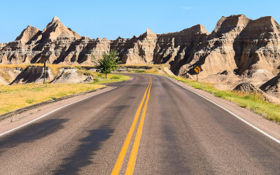 The loop road near the Fossil Exhibits Trail in Badlands National Park