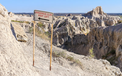 Warning along the Notch Trial in Badlands National Park