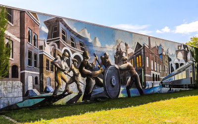 Pullman Workers mural on the side of the Visitor Center in Pullman National Monument