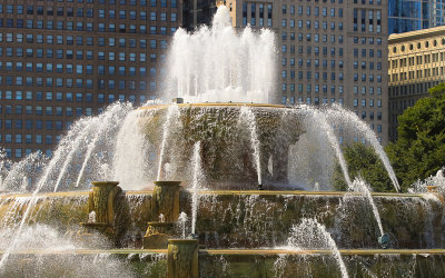 Close up of Buckingham Fountain in Chicago