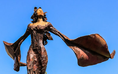 Statue of a woman in a flowing dress in Chicago