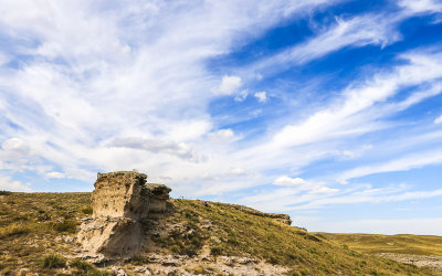 High clouds along the Daemonelix Trail in Agate Fossil Beds National Monument