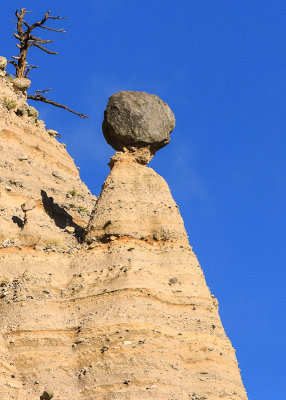 A precariously balanced cap rock in Kasha-Katuwe Tent Rocks National Monument