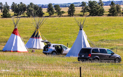 Teepee overnight lodging near Devils Tower National Monument