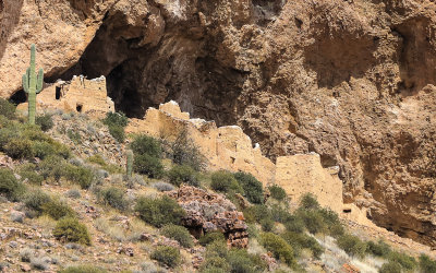 Approach to the Upper Cliff Dwelling in Tonto National Monument