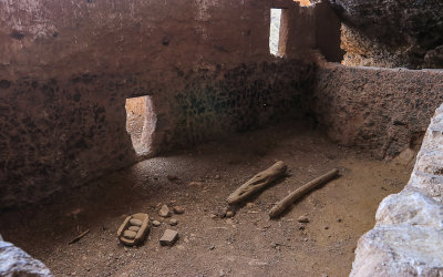 Room with Salado peoples tools in the Upper Cliff Dwelling in Tonto National Monument