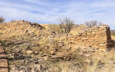 Ruins on the rim of Montezuma Well in Montezuma Castle National Monument