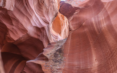 Looking up near the entrance in Antelope Canyon