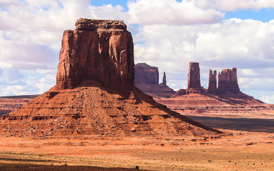 East Mitten, Sentinel Mesa, Big Chief, Castle Butte, Bear and Rabbit and Stagecoach in Monument Valley