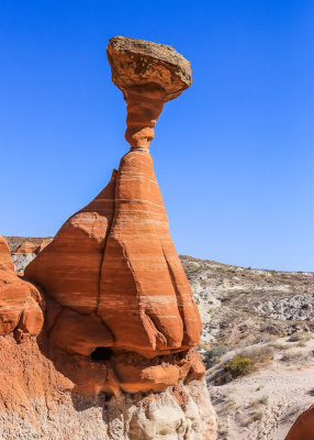 Balanced cap-rock formation on the Toadstools Trail in Grand Staircase-Escalante NM