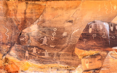 Upper Wall Panel petroglyphs in the Falling Man area in Gold Butte National Monument