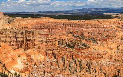 The Bryce Amphitheater from the Rim Trail in Bryce Canyon National Park