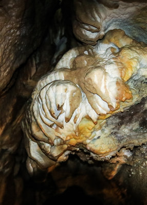 Cave formation in a crevice in Timpanogos Cave National Monument