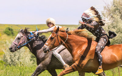 Cheyenne Chief Two Moons charges at the Battle of the Little Bighorn