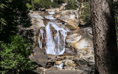 Mist Falls along the Mist Falls Trail in Kings Canyon National Park