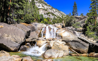 View of Mist Falls along the Mist Falls Trail in Kings Canyon National Park