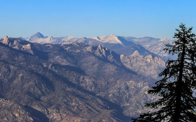 Mountainous ridge from Panoramic Point in Kings Canyon National Park