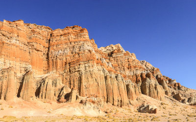 Large wall of red rocks in Red Rock State Park
