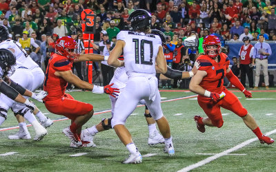 Cats MLB Colin Schooler zeros in on Oregon QB Herbert
