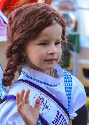 Little Miss of the Homecoming Court in the Homecoming Parade