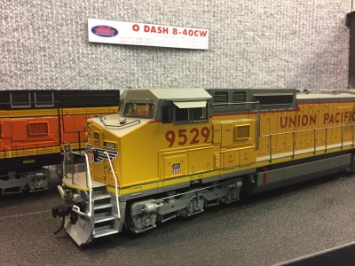 Vendor - Atlas O scale Dash 8-40CW 2.JPG
