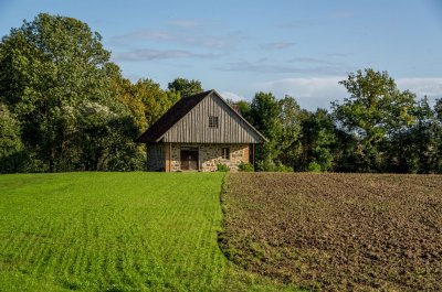 Farmer's House - museum in Uzvara