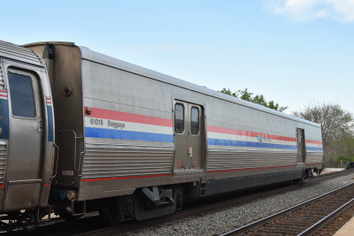 61018